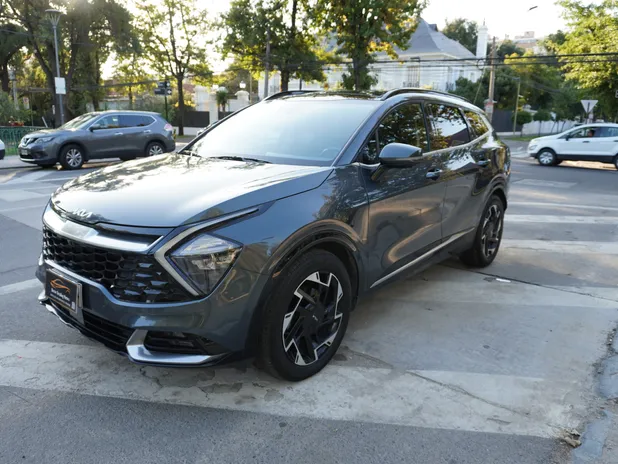 KIA SPORTAGE 2023 - Transmisión Automático - Color GRIS