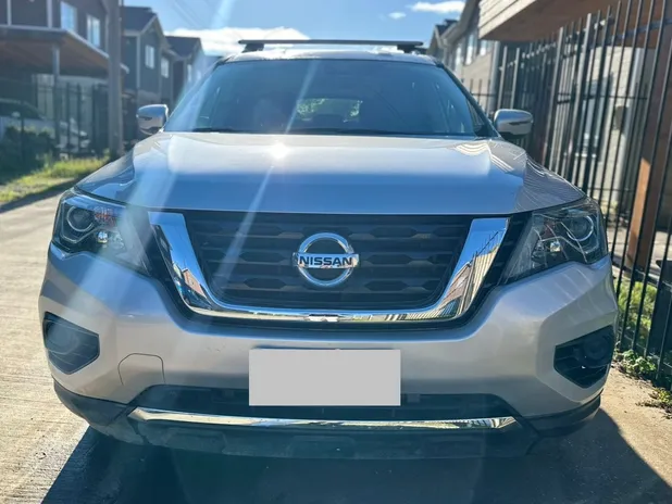 NISSAN PATHFINDER 2020     - Transmisión Automático     - Color PLATEADO PLATA