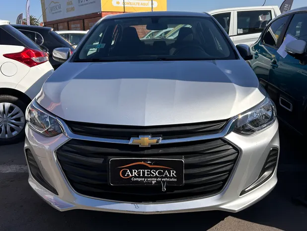CHEVROLET ONIX 2022 - Transmisión Manual - Color Plateado
