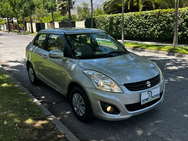 SUZUKI DZIRE SEDAN 2015     - Transmisión Manual     - Color GRIS PLATA