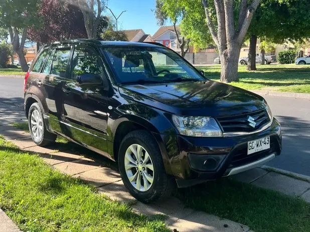 SUZUKI GRANDNOMADE 2014 - Transmisión Manual - Color Café oscuro