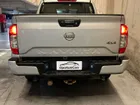Nissan Navara 2023     - Transmisión Manual     - Color silver