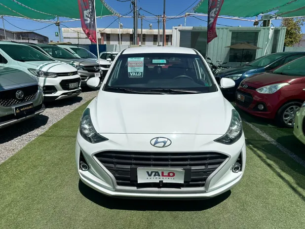 HYUNDAI GRAND I 10 2023     - Transmisión Manual     - Color BLANCO