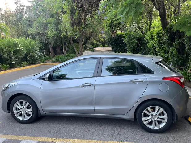 Hyundai I30 2013     - Transmisión Manual     - Color black