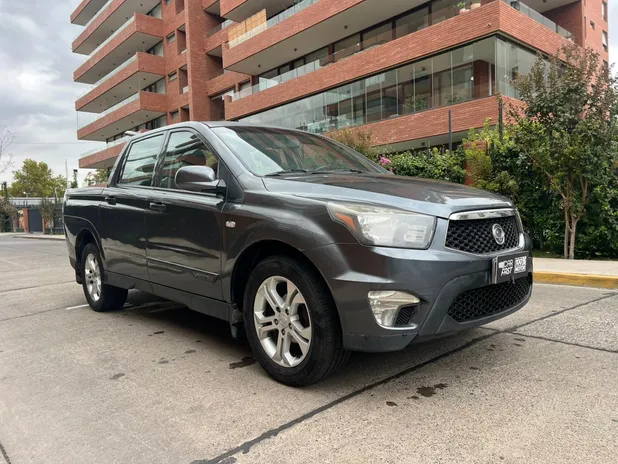 SsangYong Actyon Sport 2013     - Transmisión Automático     - Color gray