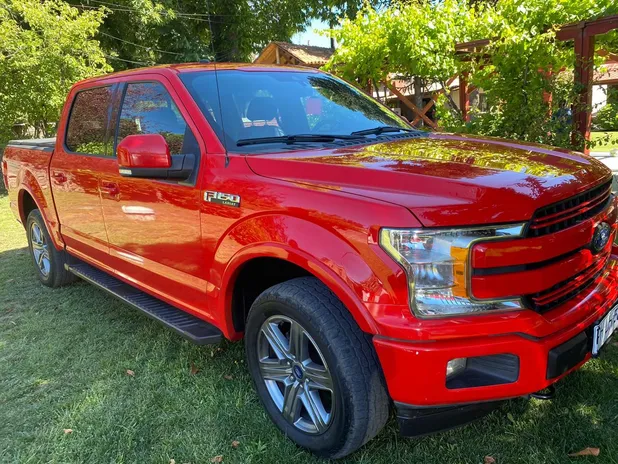 FORD LARIAT 2020 - Transmisión Automático - Color Rojo Fuerte