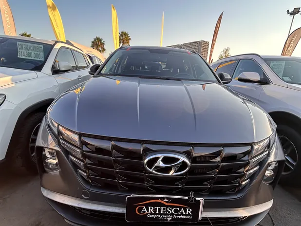 HYUNDAI TUCSON 2023     - Transmisión Automático     - Color Gris