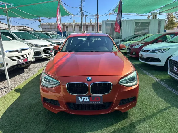 BMW 118 I 2016     - Transmisión Automático     - Color NARANJO