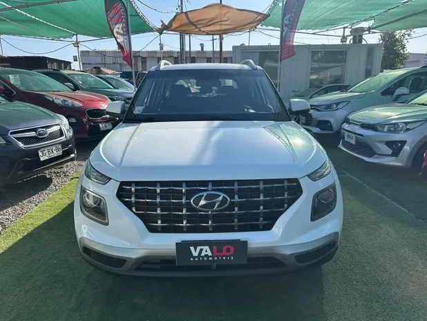 HYUNDAI VENUE 2020     - Transmisión Manual     - Color blanco