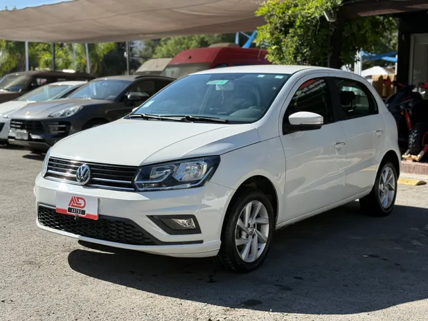 VOLKSWAGEN GOL 1.6 HIGHLINE 2023 - Transmisión Manual - Color Blanco