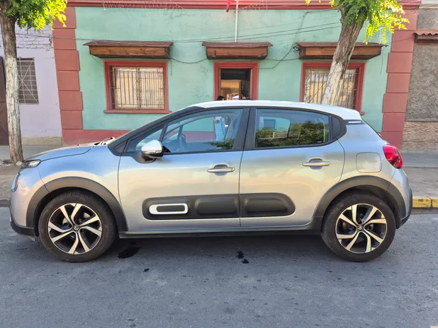 CITROEN C3 2022     - Transmisión Manual     - Color Gris Plata
