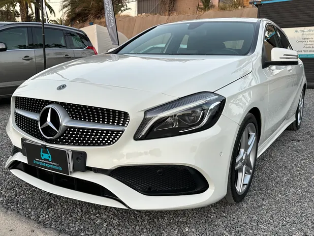 MERCEDES BENZ A200 2018     - Transmisión Automático     - Color BLANCO