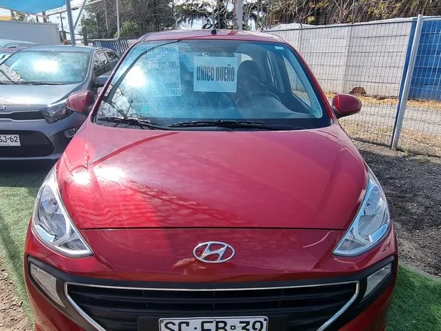 HYUNDAI ATOS 2022     - Transmisión Manual     - Color ROJO