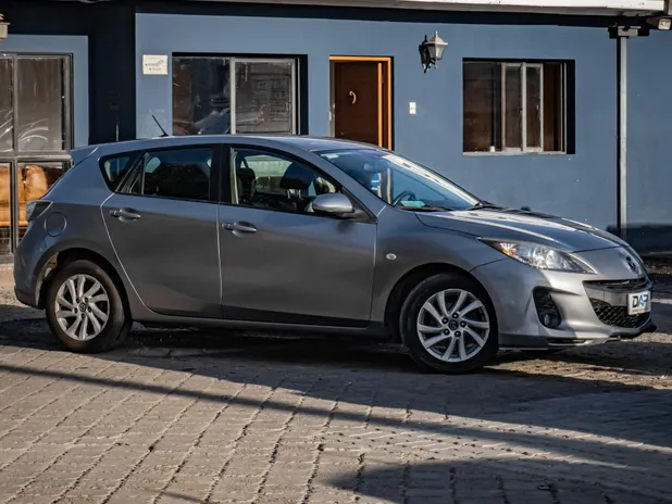 MAZDA 3 SPORT V 2.0 2013     - Transmisión Manual     - Color Gris