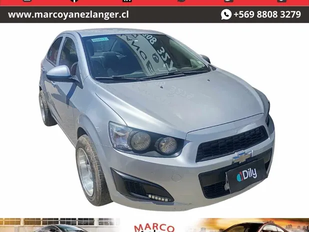 CHEVROLET SONIC 2014     - Transmisión Manual     - Color plata