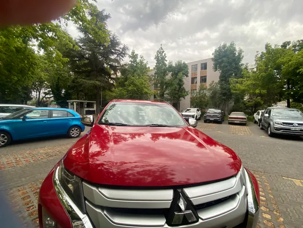 MITSUBISHI L-200 2022     - Transmisión Manual     - Color Rojo