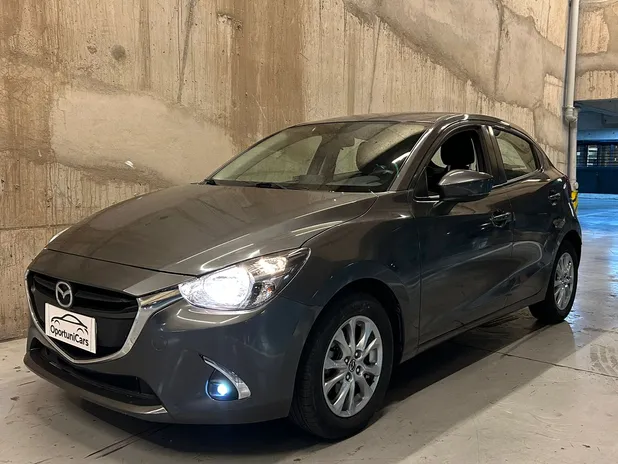 Mazda 2 Sport 2018     - Transmisión Automático     - Color undefined