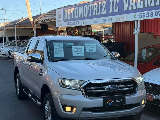 FORD RANGER 2020     - Transmisión Automático     - Color gris