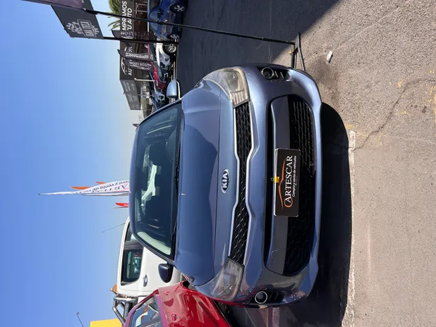 KIA RIO 4 2020     - Transmisión Manual     - Color Azul