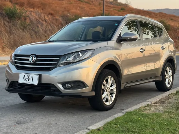 DFSK 580 2021     - Transmisión Manual     - Color BEIGE