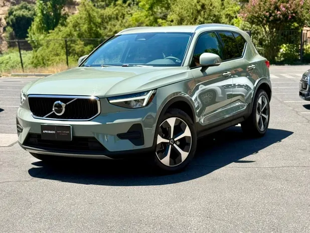 VOLVO XC 40 2024 - Transmisión Automático - Color verde