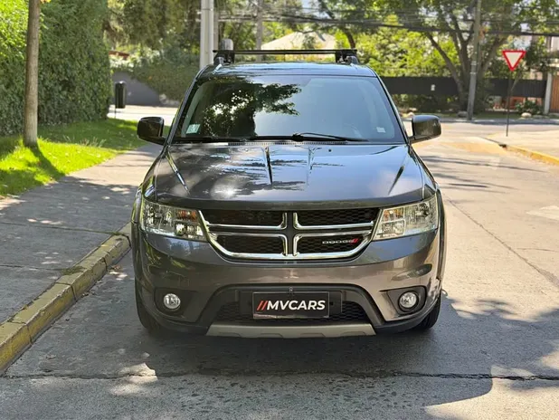 DODGE JOURNEY 2016     - Transmisión Manual     - Color Gris