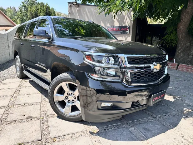 CHEVROLET SUBURBAN 2017 - Transmisión Automático - Color NEGRO METALICO