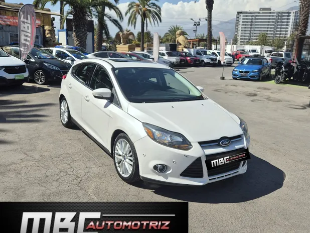 FORD FOCUS CLX 4P 2.0 AT 2013 - Transmisión Automático - Color BLANCO