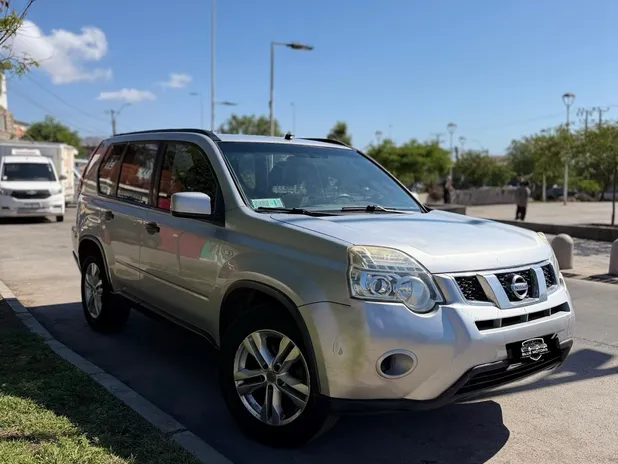 NISSAN XTRAIL CLASSIC (T-30) 2015 - Transmisión Manual - Color Plateado