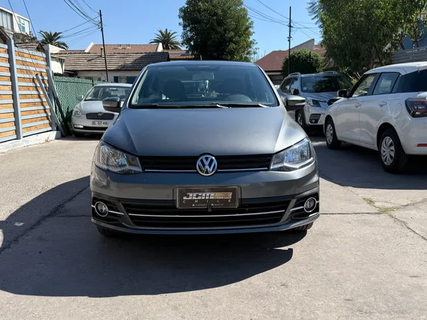VOLKSWAGEN GOL 2017 - Transmisión Manual - Color Gris