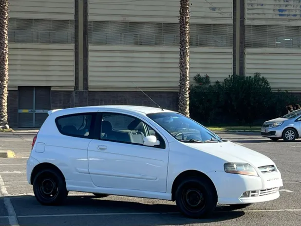 CHEVROLET AVEO 2006     - Transmisión Manual     - Color Blanco