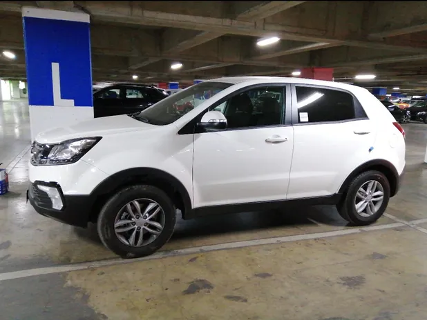 SSANGYONG KORANDO 2019     - Transmisión Manual     - Color BLANCO
