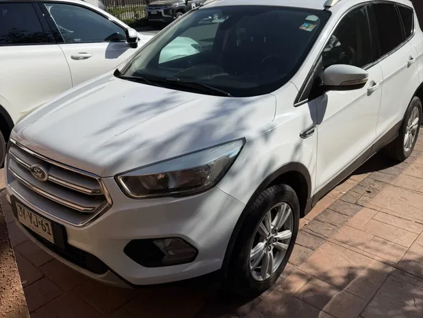 FORD ESCAPE 2018     - Transmisión Automático     - Color Blanca