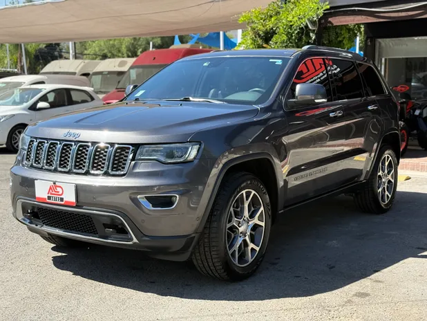 JEEP GRAND CHEROKEE LIMITED 4X4 2019     - Transmisión Automático     - Color Gris