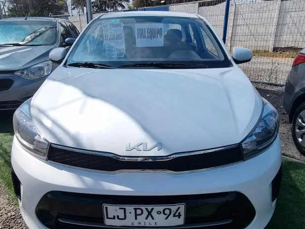 KIA SOLUTO 2022     - Transmisión Manual     - Color BLANCO