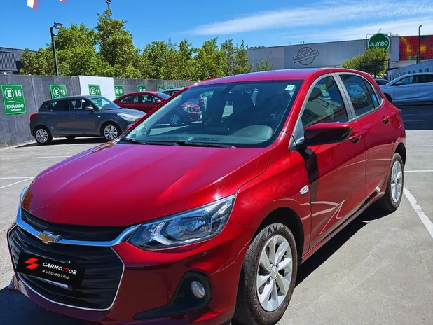 CHEVROLET ONIX 1.0 TURBO LTZ 2023     - Transmisión Manual     - Color ROJO