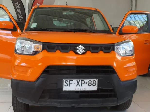 SUZUKI S-PRESSO 2024     - Transmisión Manual     - Color Naranjo