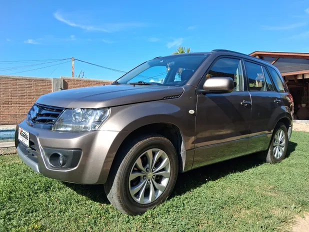 SUZUKI GRAND NOMADE 2018 - Transmisión Manual - Color Gris Grafito