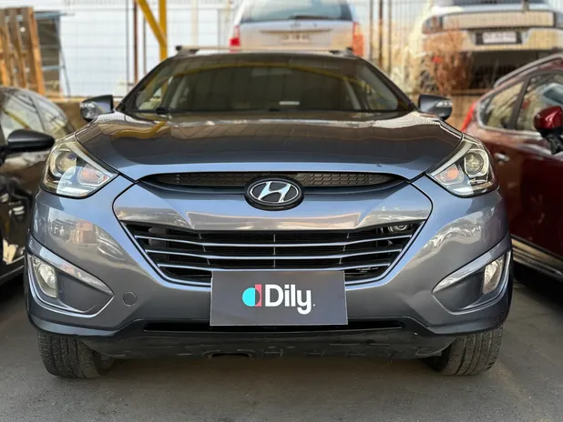 HYUNDAI NEW TUCSON 2015     - Transmisión Manual     - Color Gris oscuro