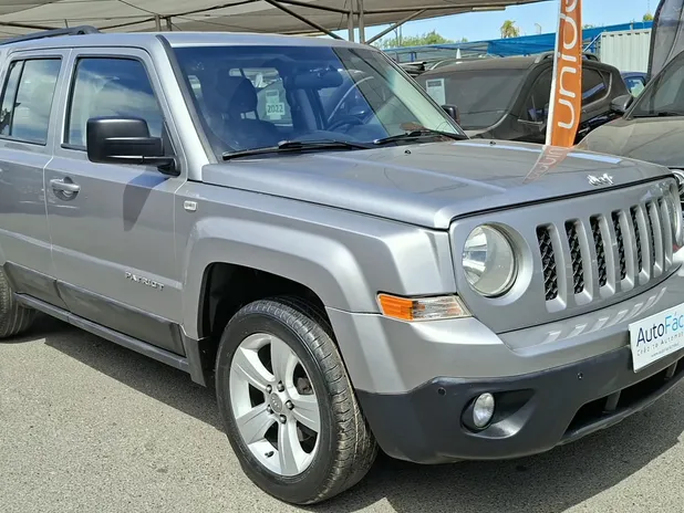 JEEP PATRIOT 2017 - Transmisión Automático - Color PLATEADO
