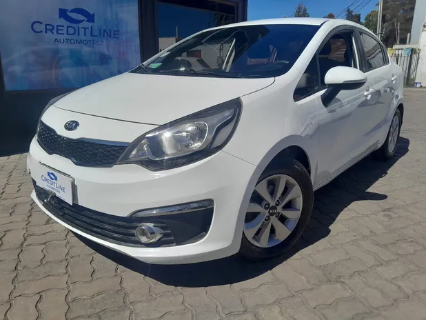 KIA RIO 4 2017 - Transmisión Manual - Color Blanco