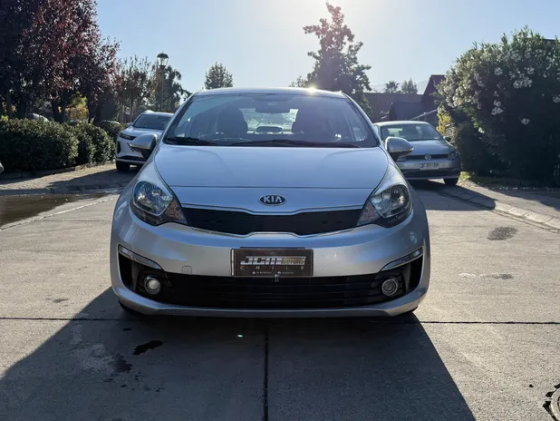 KIA RIO 4 2016 - Transmisión Automático - Color Plata